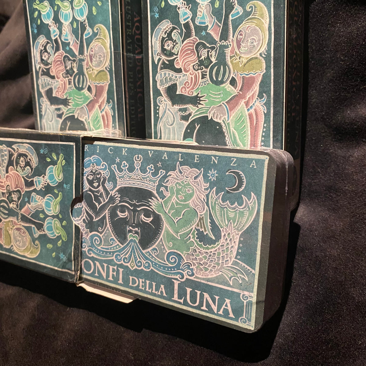 Trionfi Della Luna AQUADOXICAL Illustrated Pips Bumped Box – Deviant ...